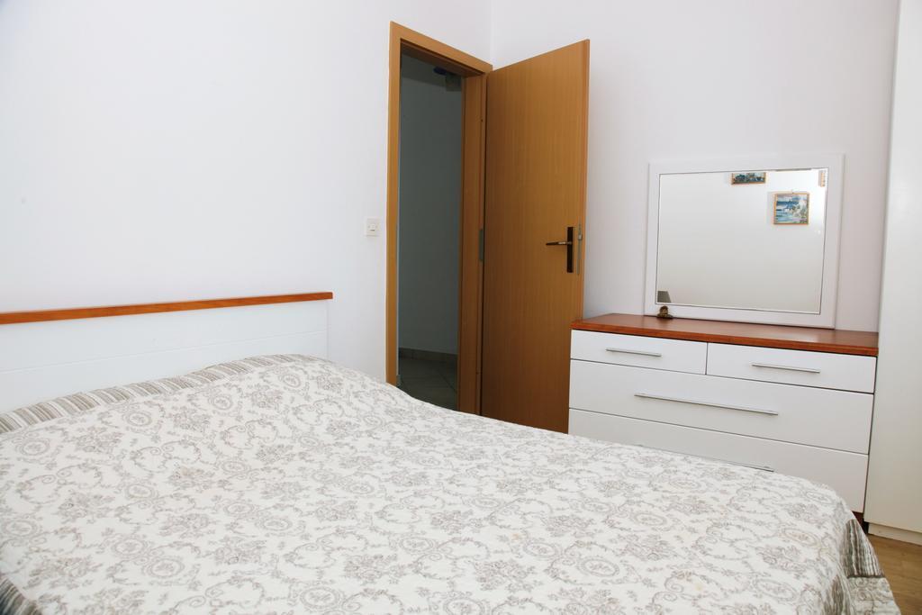 Apartments Gabrijela بريسبا الغرفة الصورة